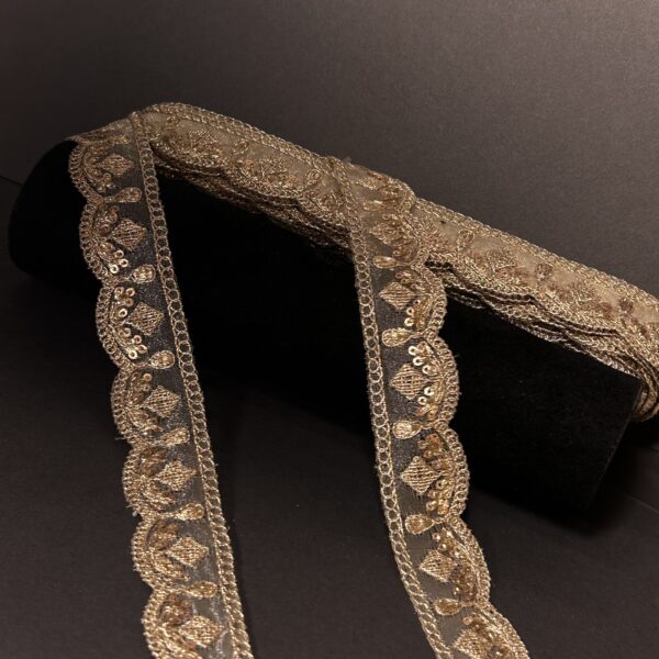 Elegant Scalloped Gold Sequin Mesh Lace Trim